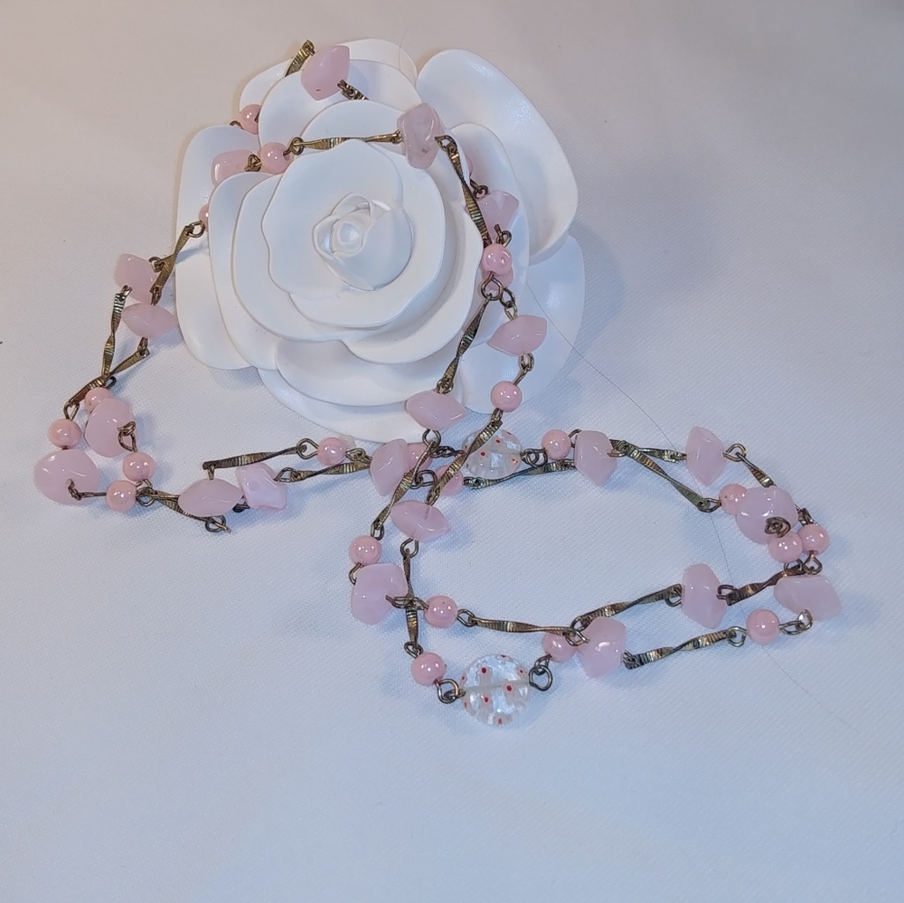 Pink white and gold tone beaded necklace